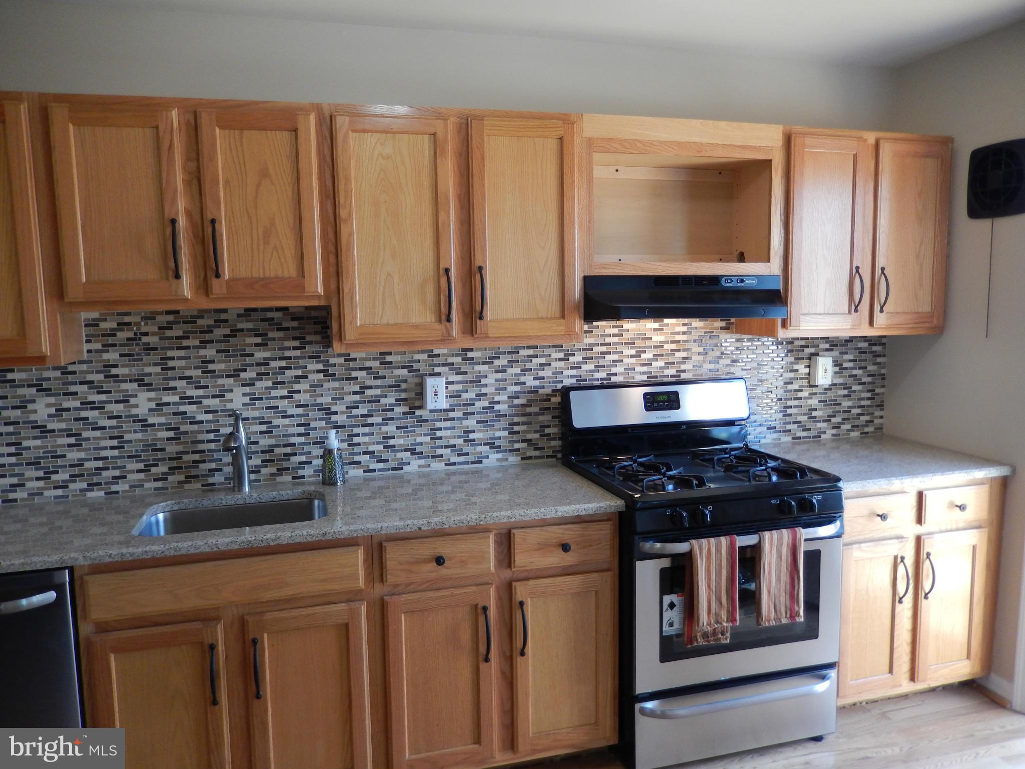 5680 Arnhem Road Baltimore, MD 21206 - Photo 3 of 30 Kitchen