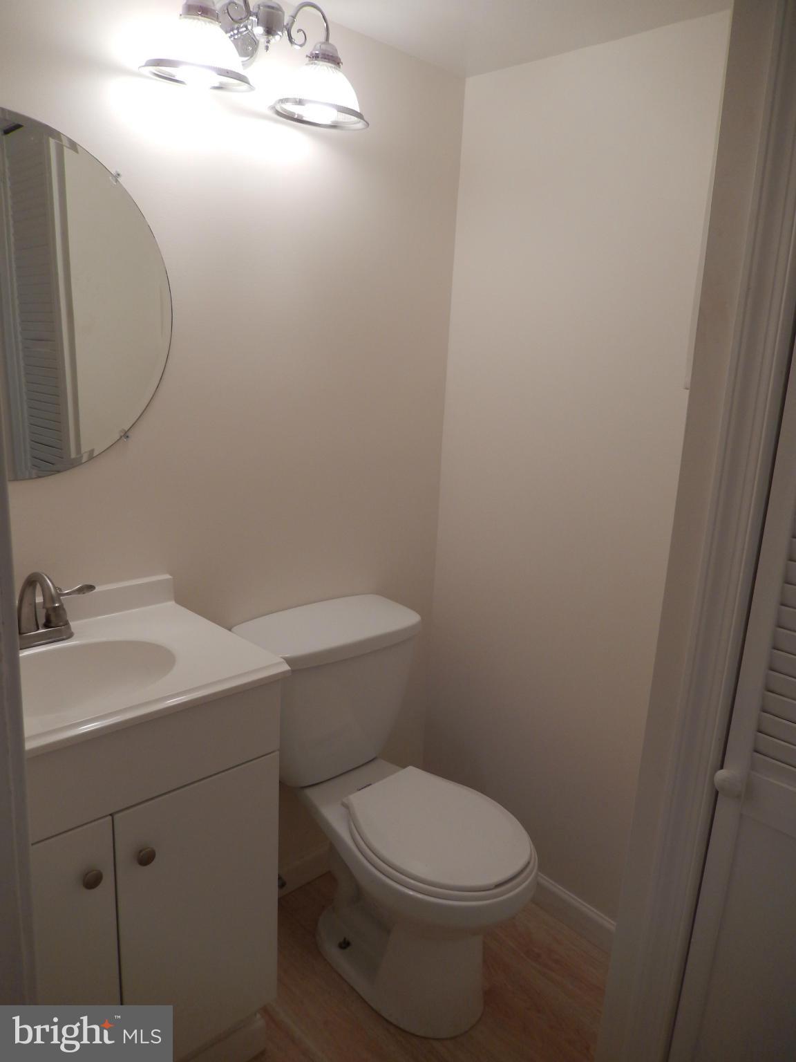 5680 Arnhem Road Baltimore, MD 21206 - Photo 27 of 30 Bath