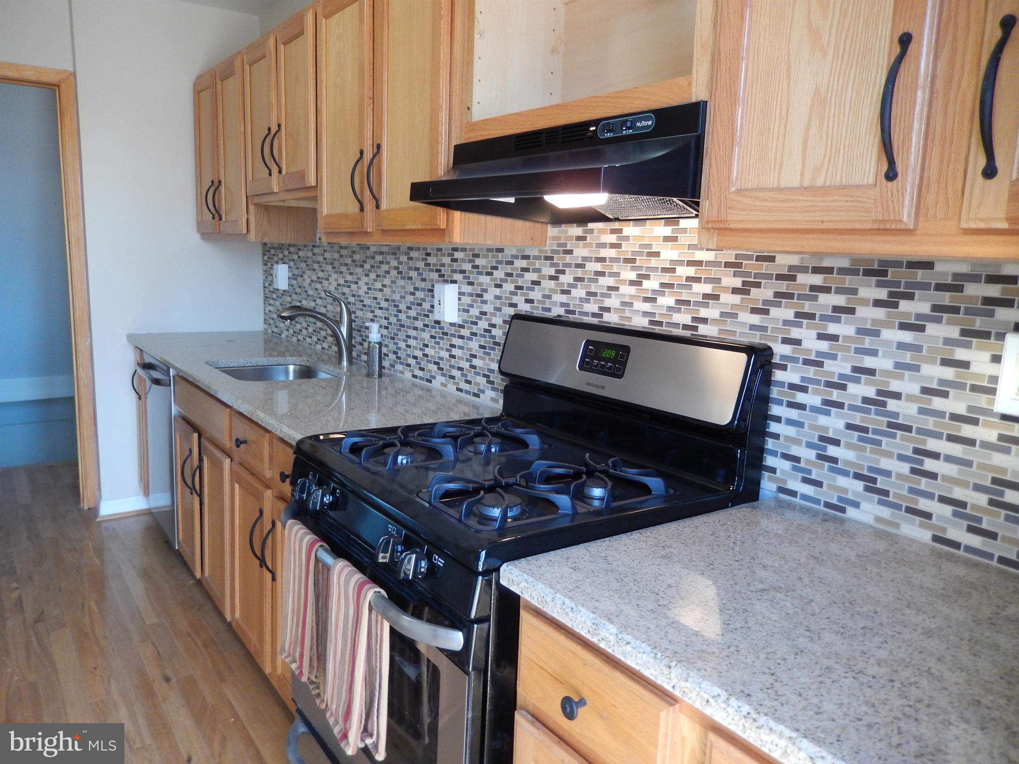 5680 Arnhem Road Baltimore, MD 21206 - Photo 4 of 30 Kitchen