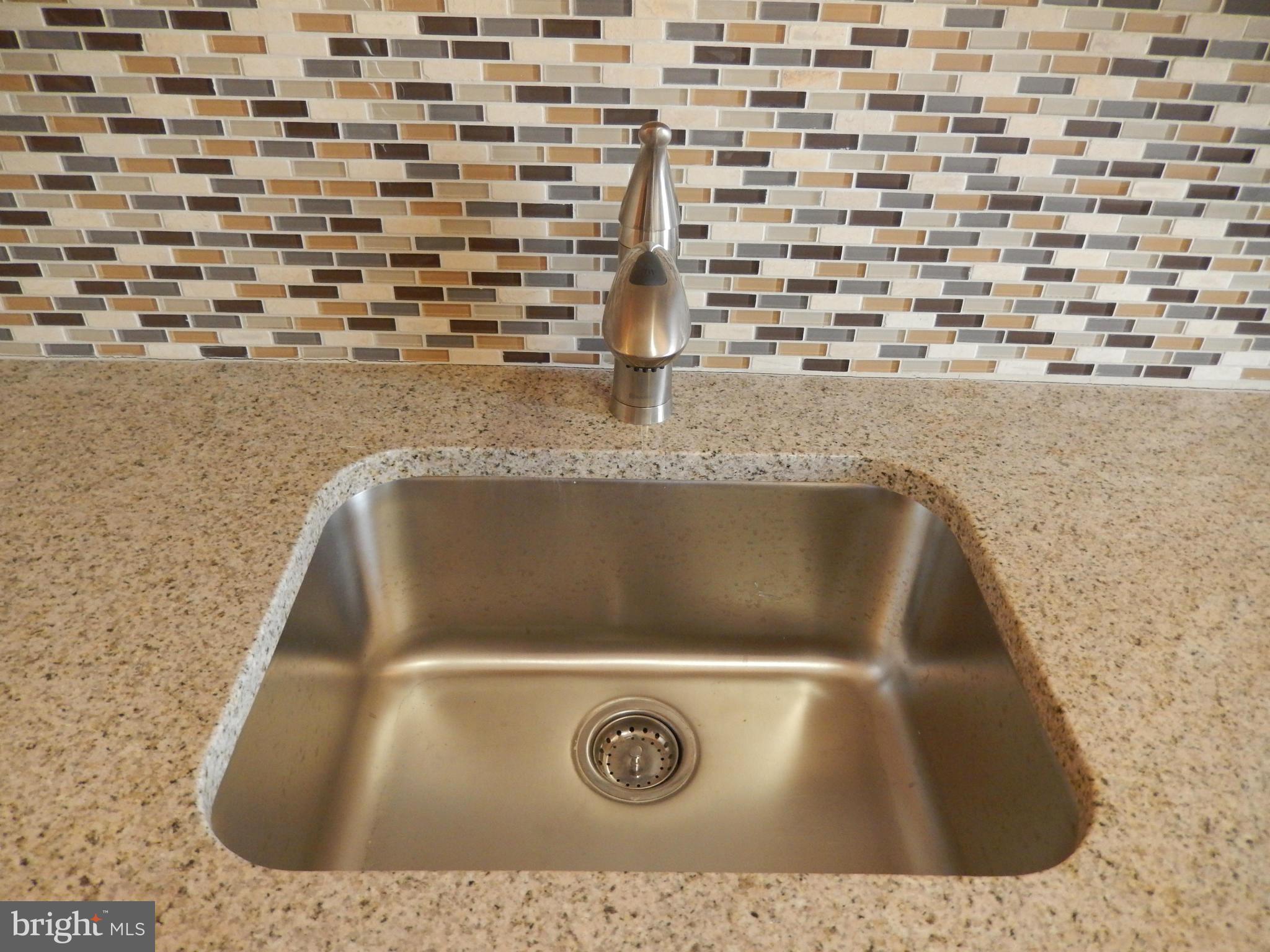 5680 Arnhem Road Baltimore, MD 21206 - Photo 6 of 30 Kitchen