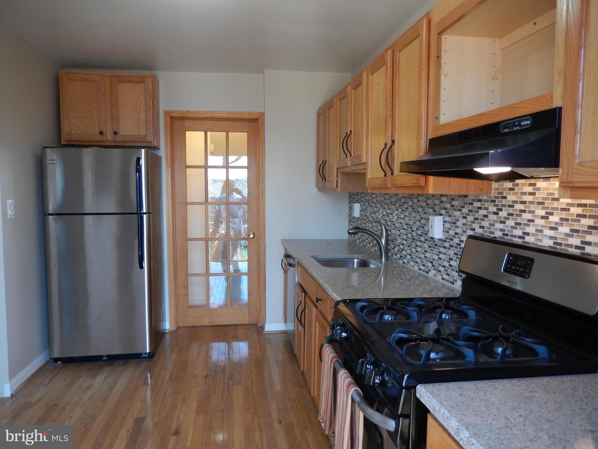 5680 Arnhem Road Baltimore, MD 21206 - Photo 8 of 30 Kitchen