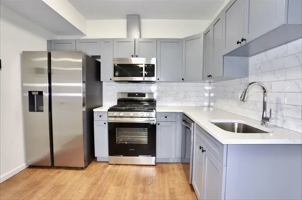 $2,750 | 143 Zabriskie Street, Unit 2A, Jersey City, NJ 07307