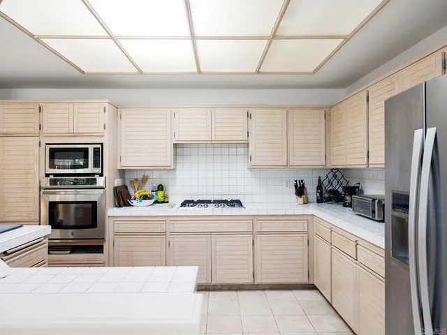 $1,135,000 | 5602 Roundtree Place, Westlake Village, CA 91362