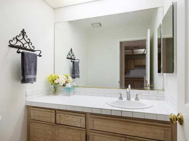 $1,135,000 | 5602 Roundtree Place, Westlake Village, CA 91362