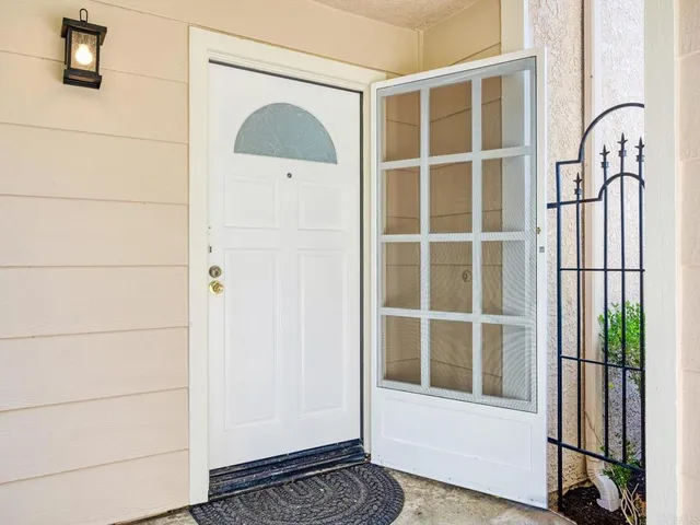 $1,135,000 | 5602 Roundtree Place, Westlake Village, CA 91362