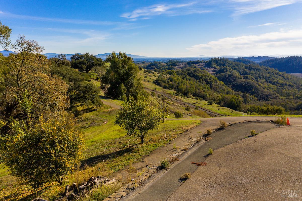 2365 Sweetwater Springs Road Healdsburg, CA 95448 - Photo 33 of 37