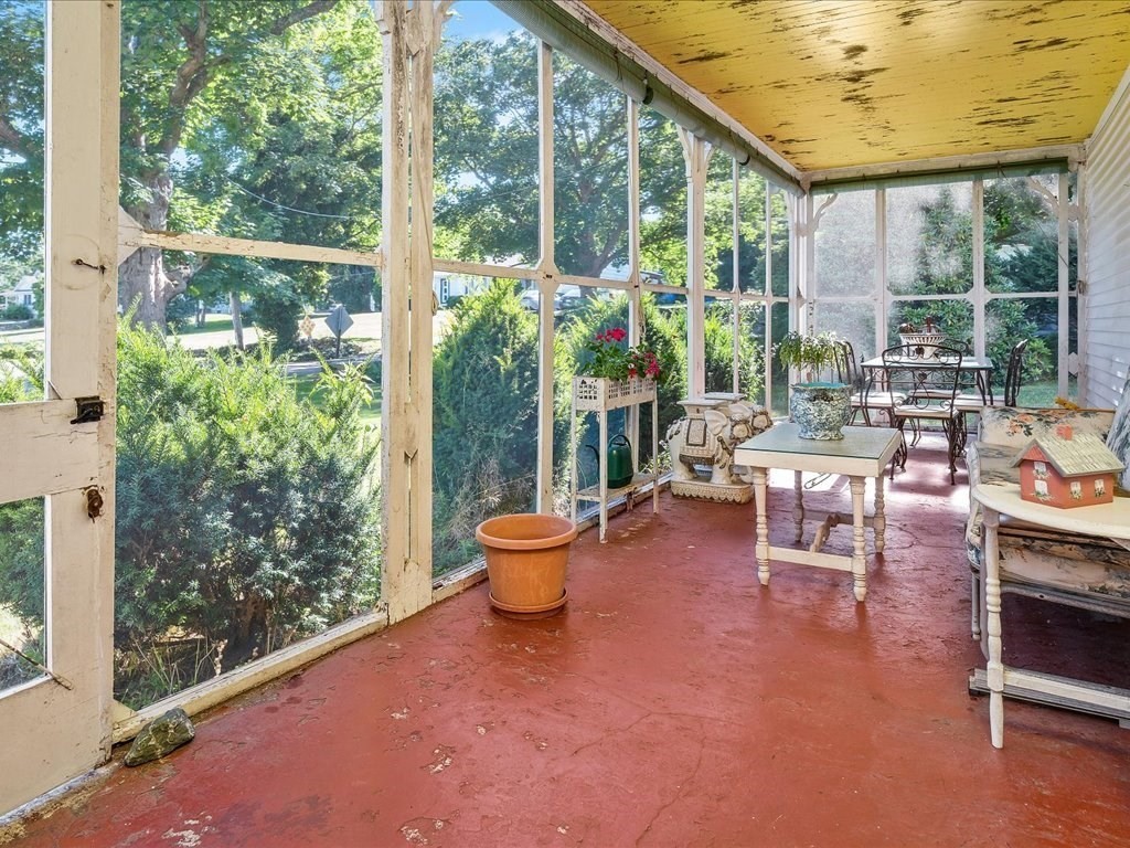 597 Pearse Road Swansea, MA 02777 - Photo 17 of 36 Gallery Image 17