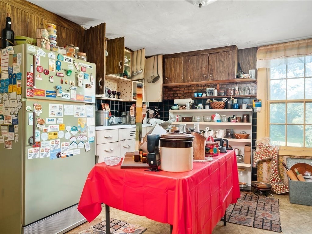 597 Pearse Road Swansea, MA 02777 - Photo 30 of 36 Gallery Image 30