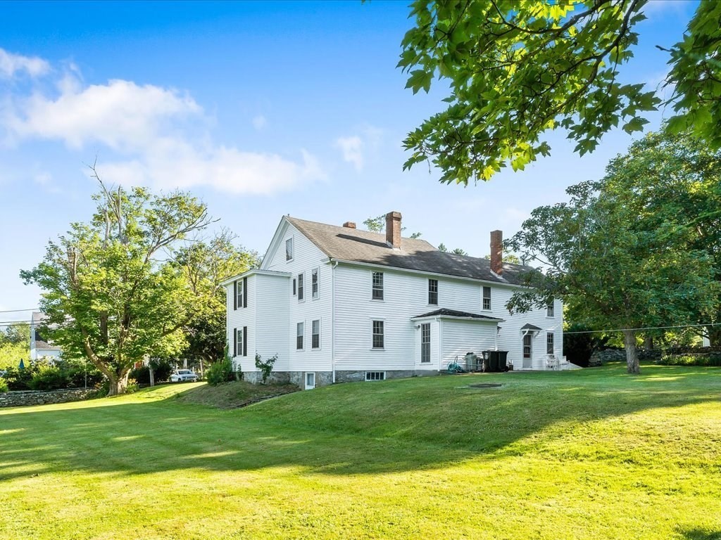 597 Pearse Road Swansea, MA 02777 - Photo 4 of 36 Gallery Image 4