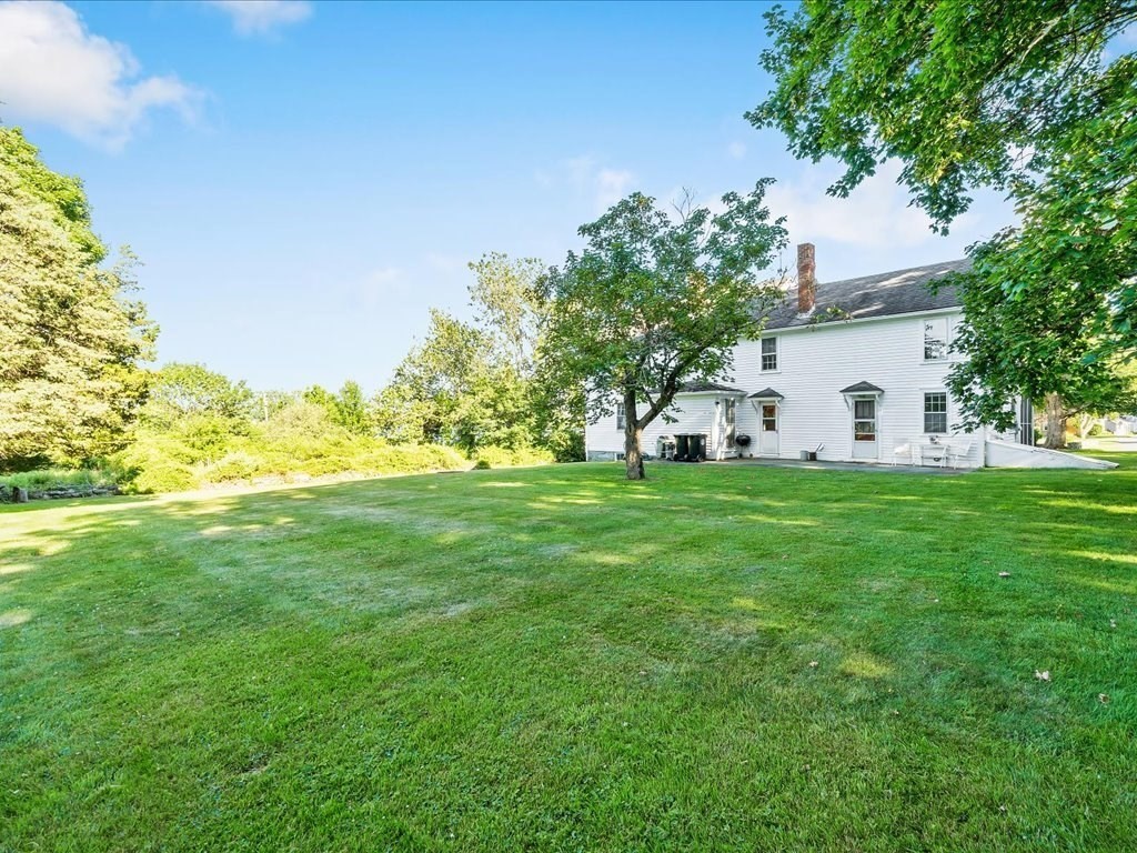597 Pearse Road Swansea, MA 02777 - Photo 5 of 36 Gallery Image 5