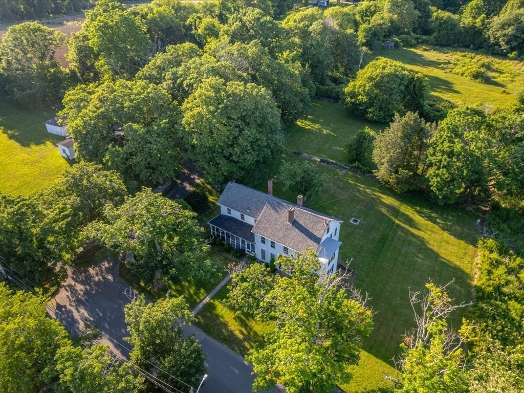 597 Pearse Road Swansea, MA 02777 - Photo 9 of 36 Gallery Image 9