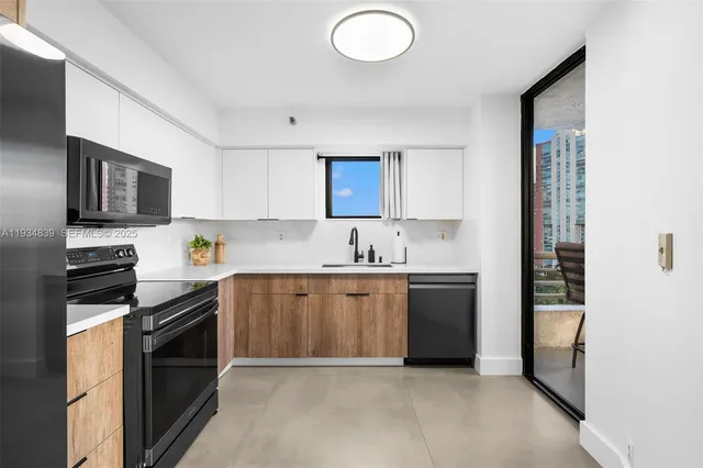 $4,400 | 3300 Northeast 191st Street, Unit 1813, Aventura, FL 33180