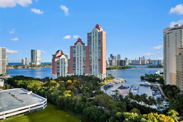 $4,400 | 3300 Northeast 191st Street, Unit 1813, Aventura, FL 33180