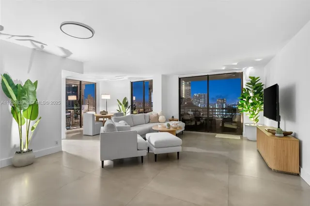 $4,400 | 3300 Northeast 191st Street, Unit 1813, Aventura, FL 33180