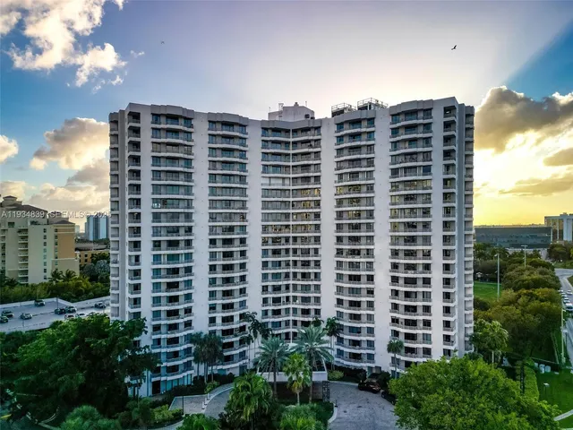 $4,400 | 3300 Northeast 191st Street, Unit 1813, Aventura, FL 33180