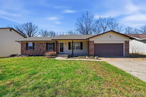 $315,000 | 424 Morningside Drive, St. Peters, MO 63376