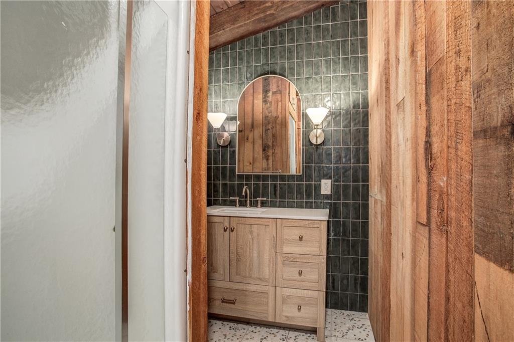 3909 Northeast Beach Road Lee's Summit, MO 64064 - Photo 22 of 31