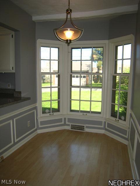 3541 Lytle Road Beachwood, OH 44122 - Photo 9 of 20 Quaint eating area of kitchen with floor to ceiling windows overlooking the rear yard.