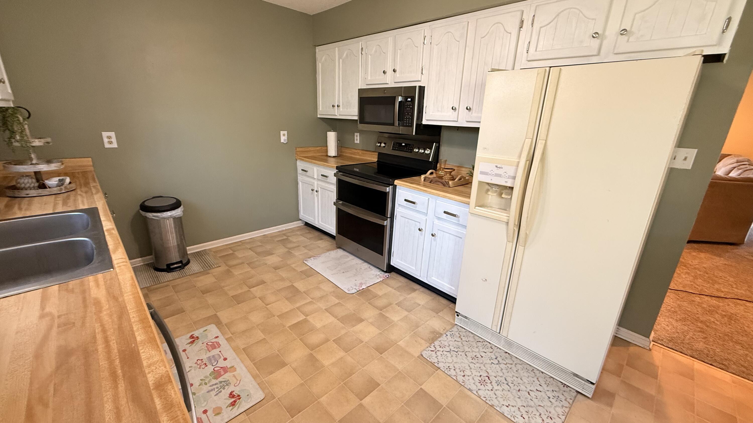 1018 Ridgeway Avenue Signal Mountain, TN 37377 - Photo 4 of 20 IMG_5763