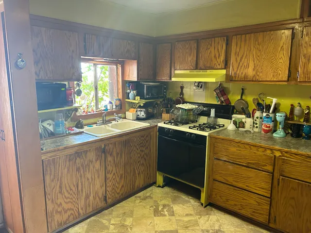 a view of walk in closet