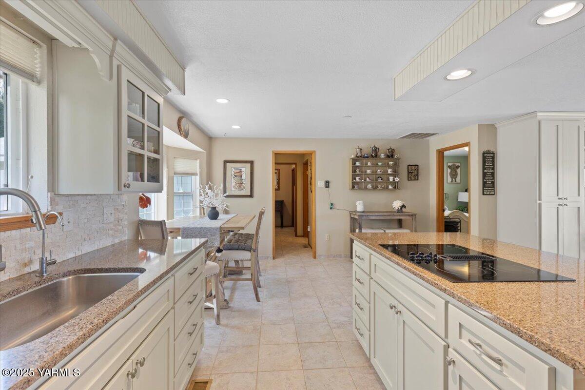 10401 North 1739 Pr Road Grandview, WA 98930 - Photo 31 of 80 64-10401 1739th-045