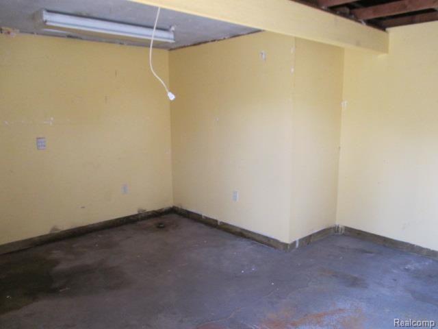 3600 Emmons Avenue Rochester, MI 48307 - Photo 11 of 23 IMG_0247.jpg