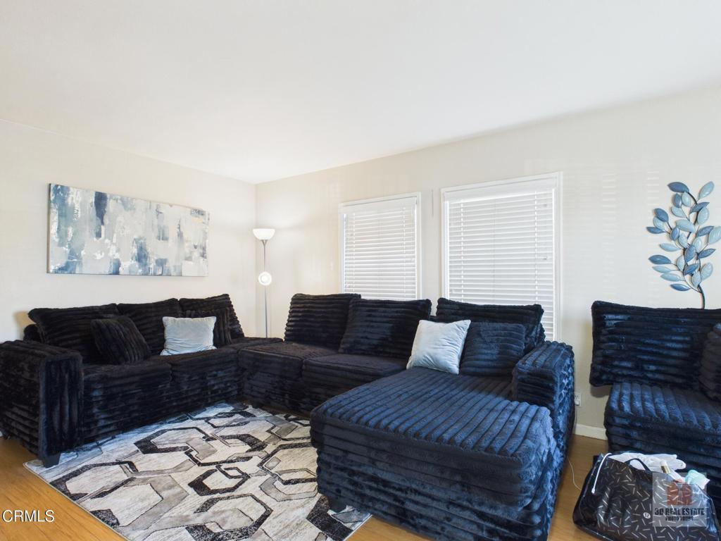 524 West Almond Street Compton, CA 90220 - Photo 2 of 15 Livingroom