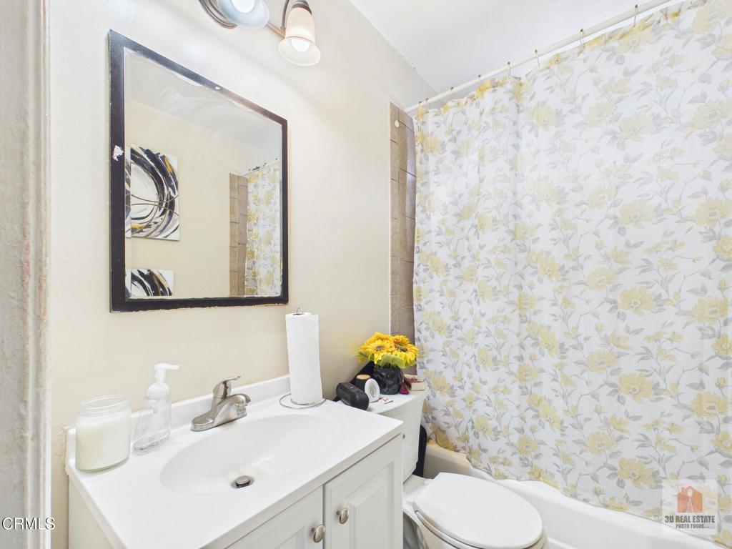 524 West Almond Street Compton, CA 90220 - Photo 4 of 15 bathroom