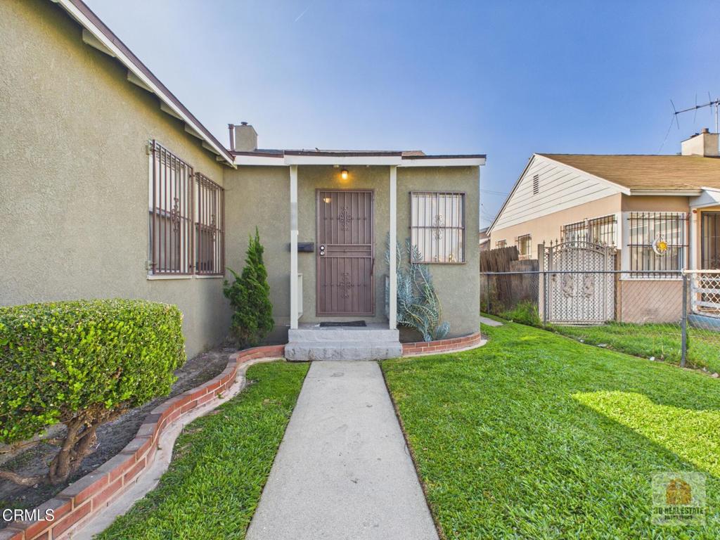 524 West Almond Street Compton, CA 90220 - Photo 5 of 15 Front of 526