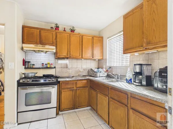 $660,000 | 524 West Almond Street, Compton, CA 90220