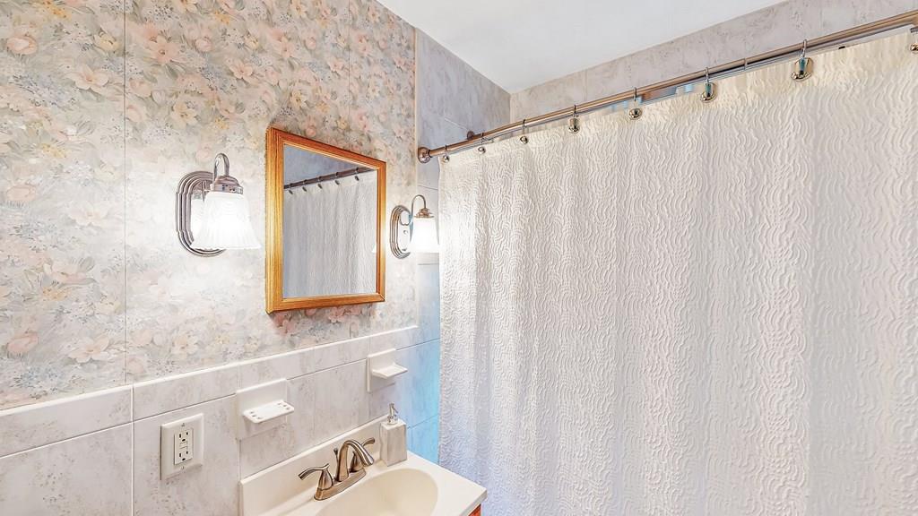 210 Windemere Street Springfield, MA 01104 - Photo 12 of 27 Gallery Image 12
