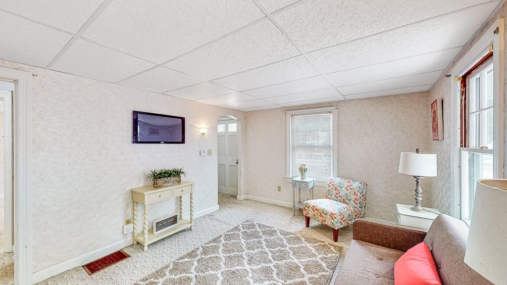 210 Windemere Street Springfield, MA 01104 - Photo 5 of 27 Gallery Image 5