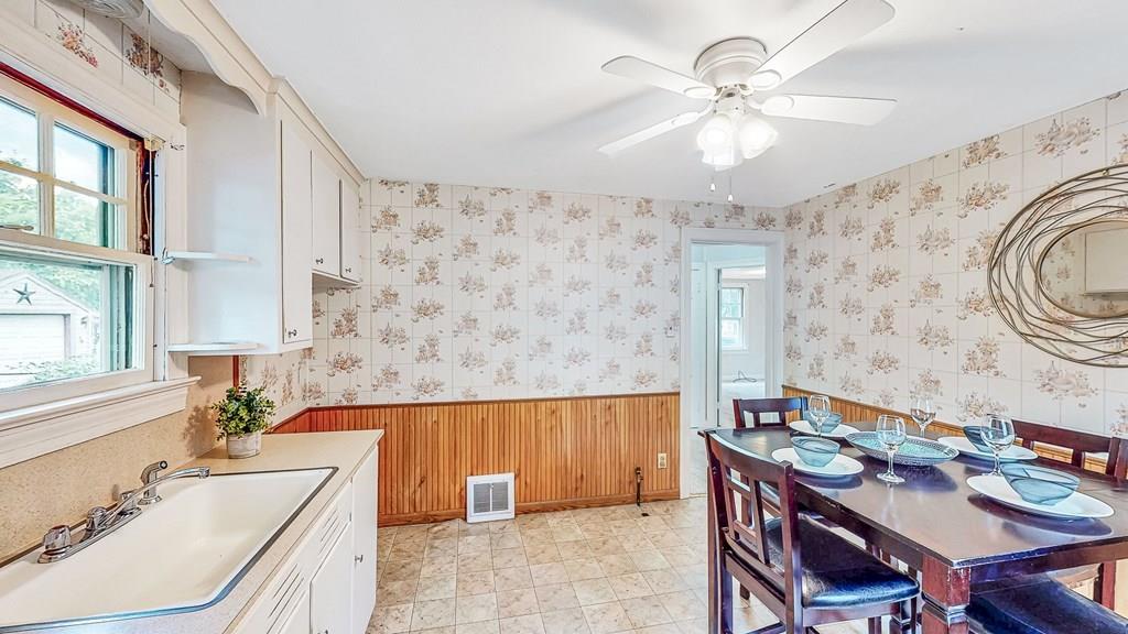 210 Windemere Street Springfield, MA 01104 - Photo 9 of 27 Gallery Image 9