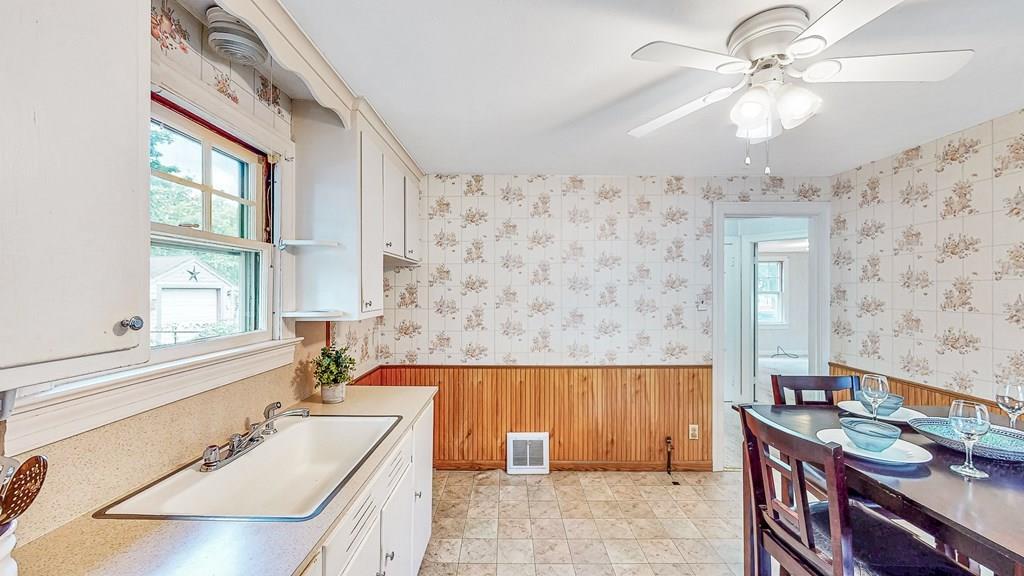 210 Windemere Street Springfield, MA 01104 - Photo 10 of 27 Gallery Image 10