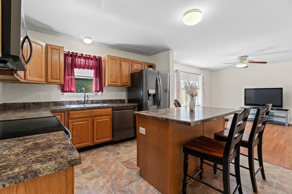 53 Farm Street Blackstone, MA 01504 - Photo 8 of 42