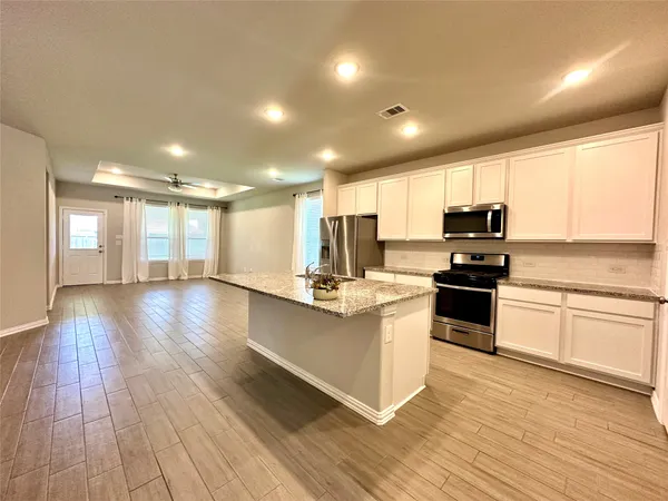 $2,300 | 8319 Divot Trace, Fulshear, TX 77441