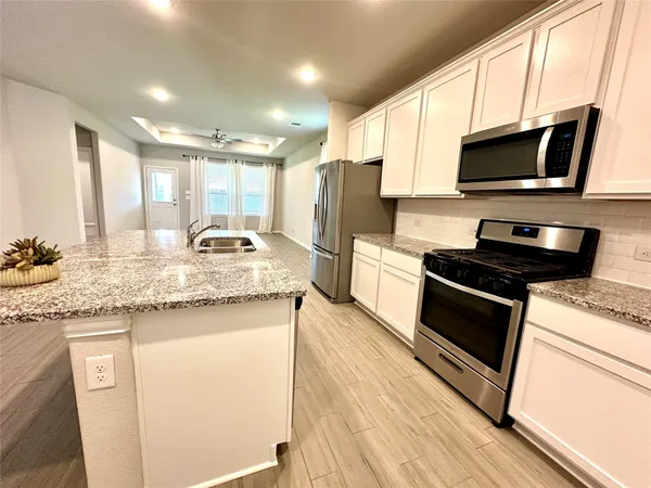 $2,300 | 8319 Divot Trace, Fulshear, TX 77441