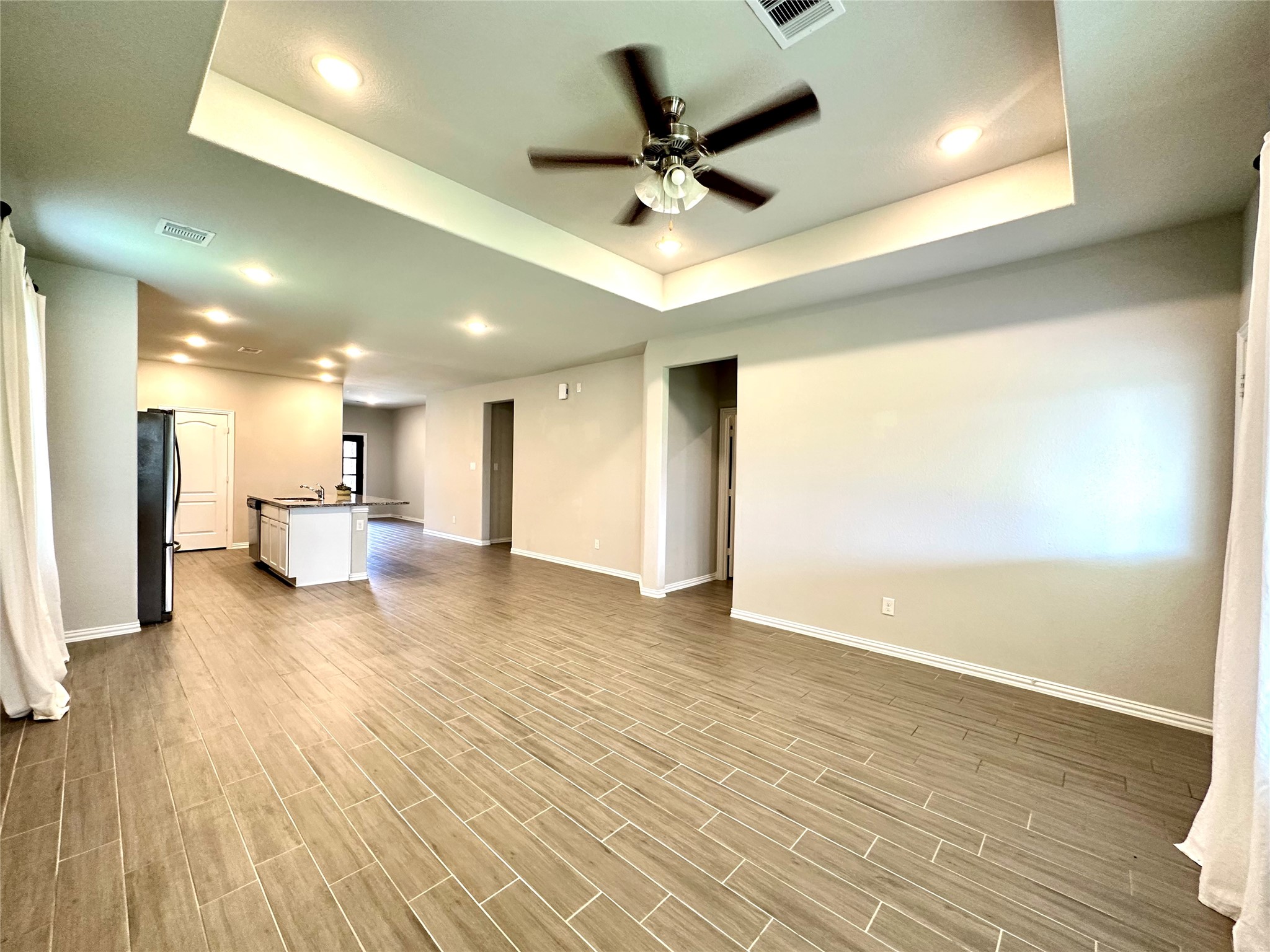 8319 Divot Trace Fulshear, TX 77441 - Photo 18 of 37 Beautiful ceilings
