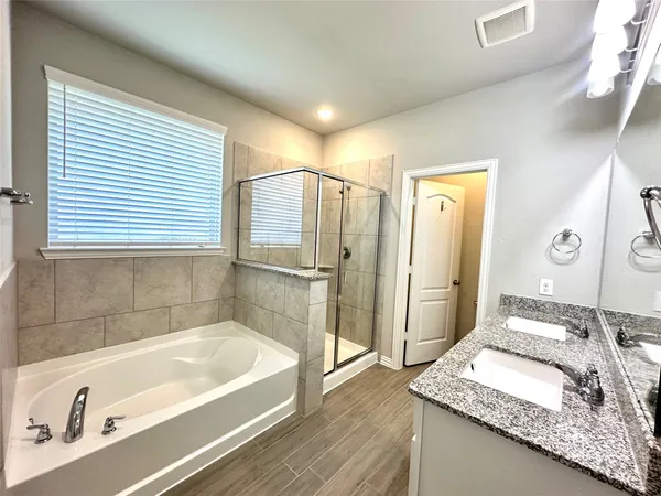 $2,300 | 8319 Divot Trace, Fulshear, TX 77441