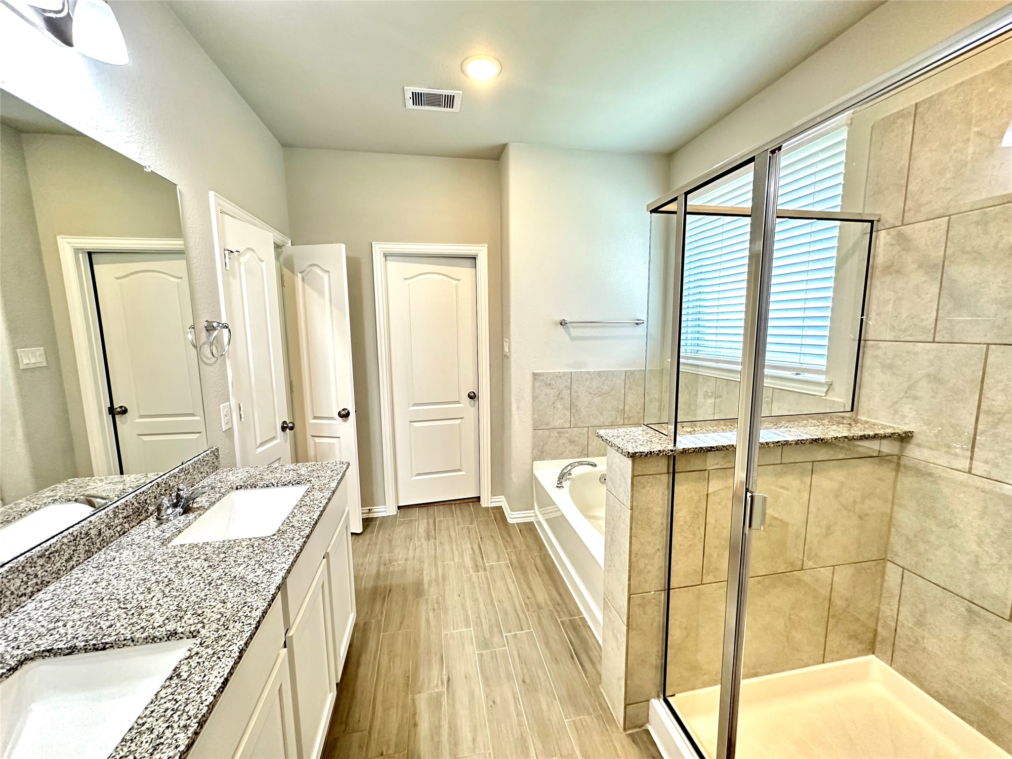 8319 Divot Trace Fulshear, TX 77441 - Photo 24 of 37 Separated shower