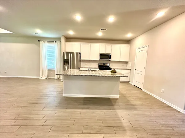 $2,300 | 8319 Divot Trace, Fulshear, TX 77441