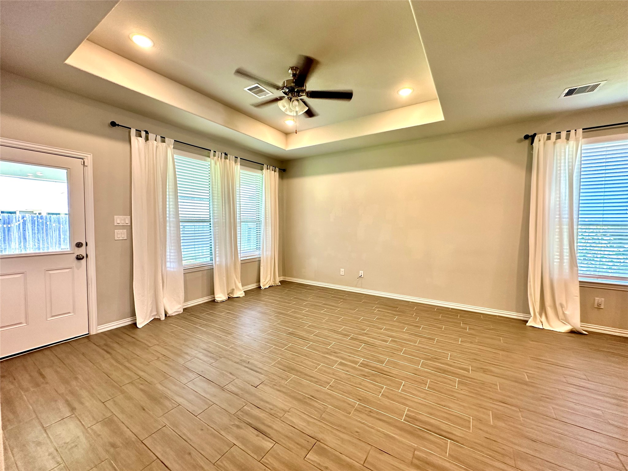 8319 Divot Trace Fulshear, TX 77441 - Photo 10 of 37