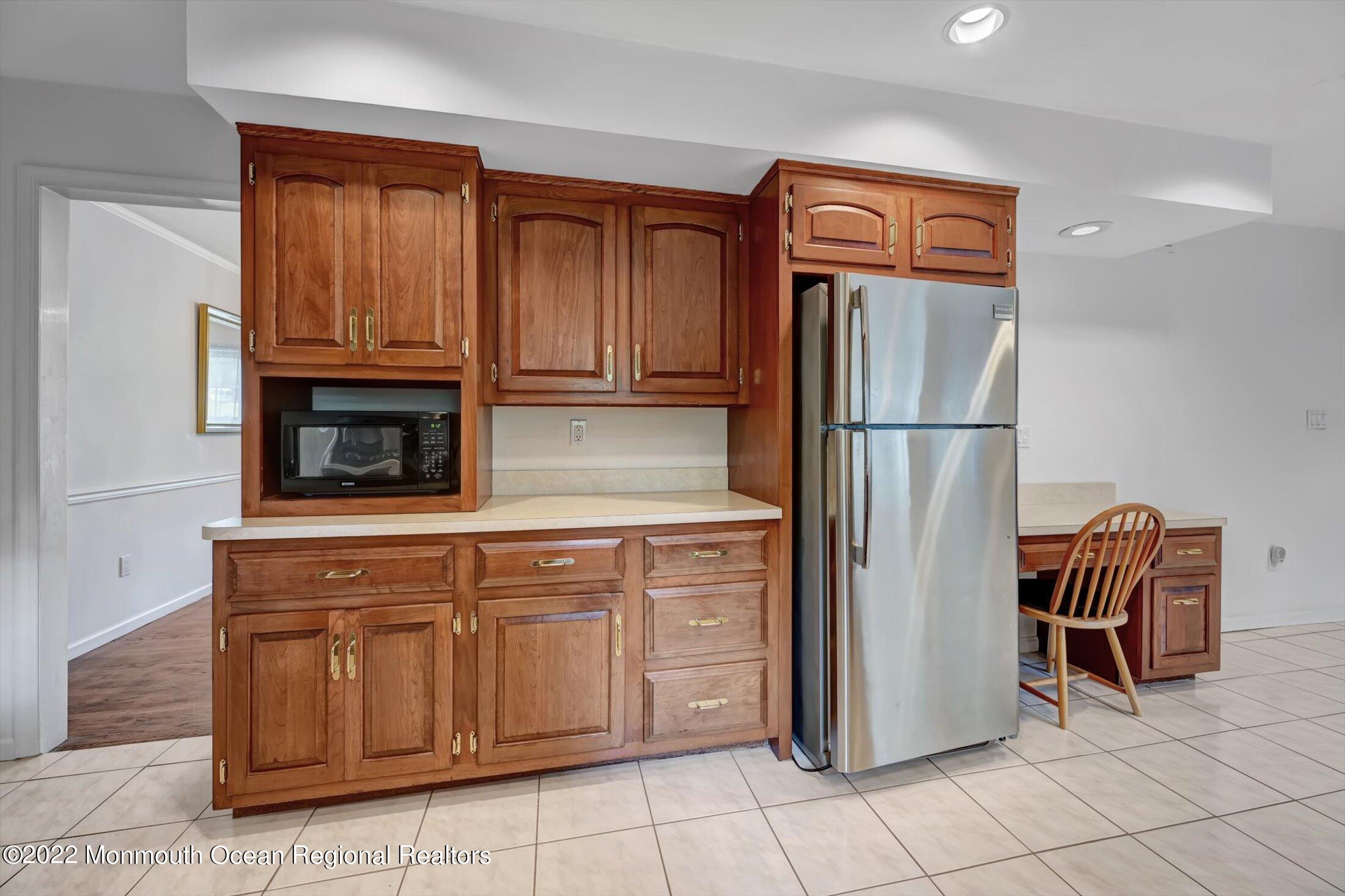 3 Cambridge Road Holmdel, NJ 07733 - Photo 11 of 31 13-GBA_6314