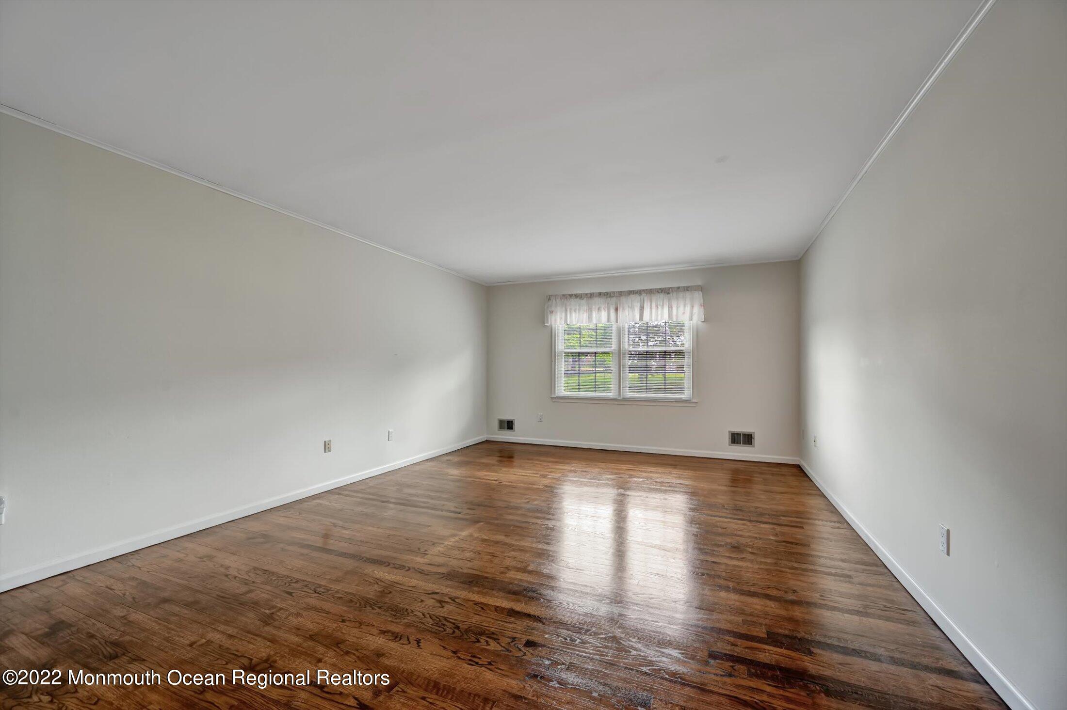 3 Cambridge Road Holmdel, NJ 07733 - Photo 17 of 31 Primary Bedroom