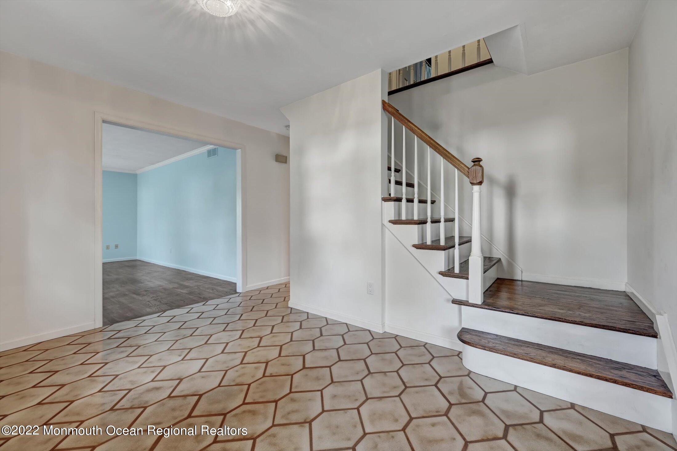 3 Cambridge Road Holmdel, NJ 07733 - Photo 2 of 31 Foyer