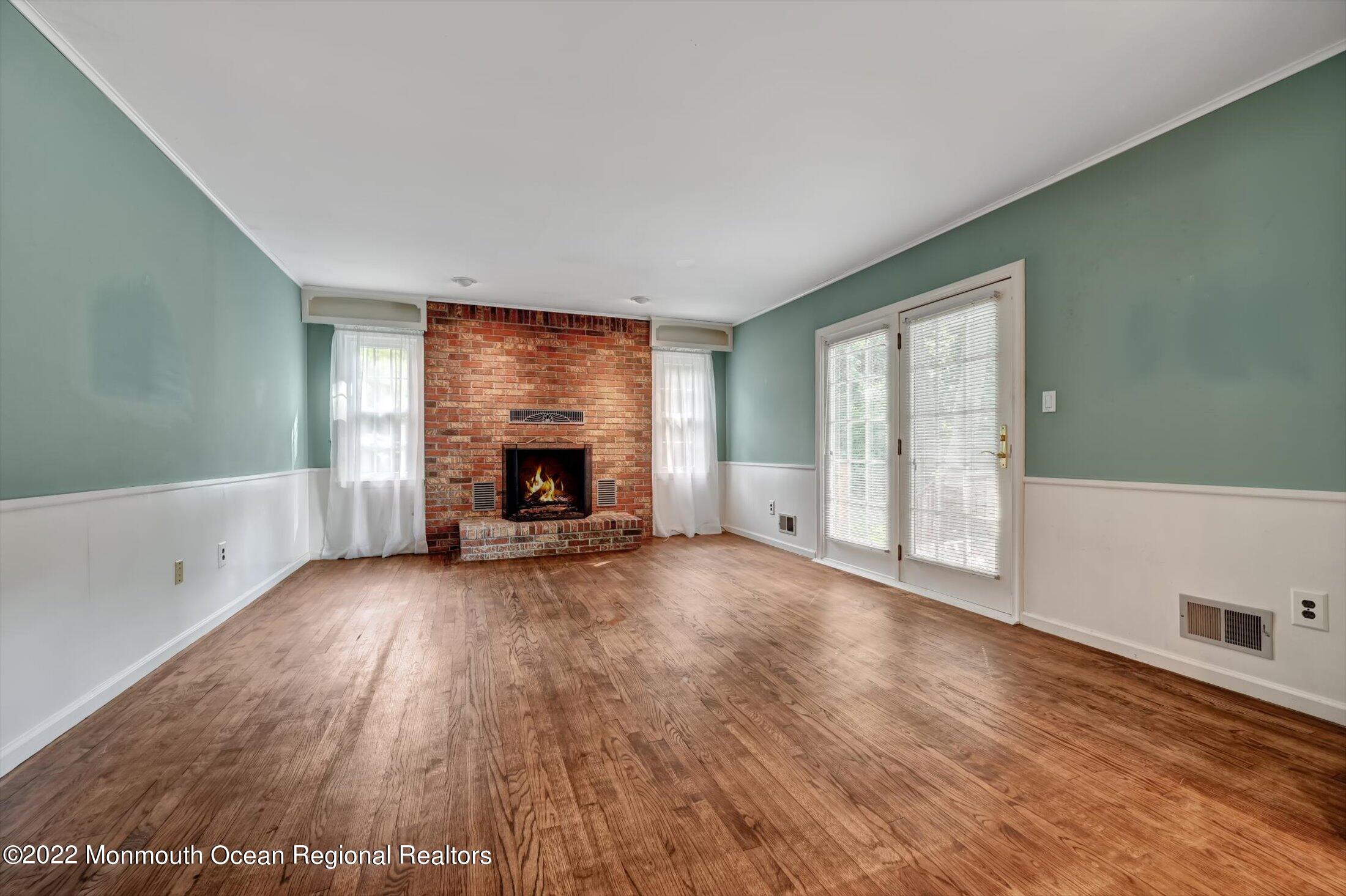 3 Cambridge Road Holmdel, NJ 07733 - Photo 8 of 31 Family Room