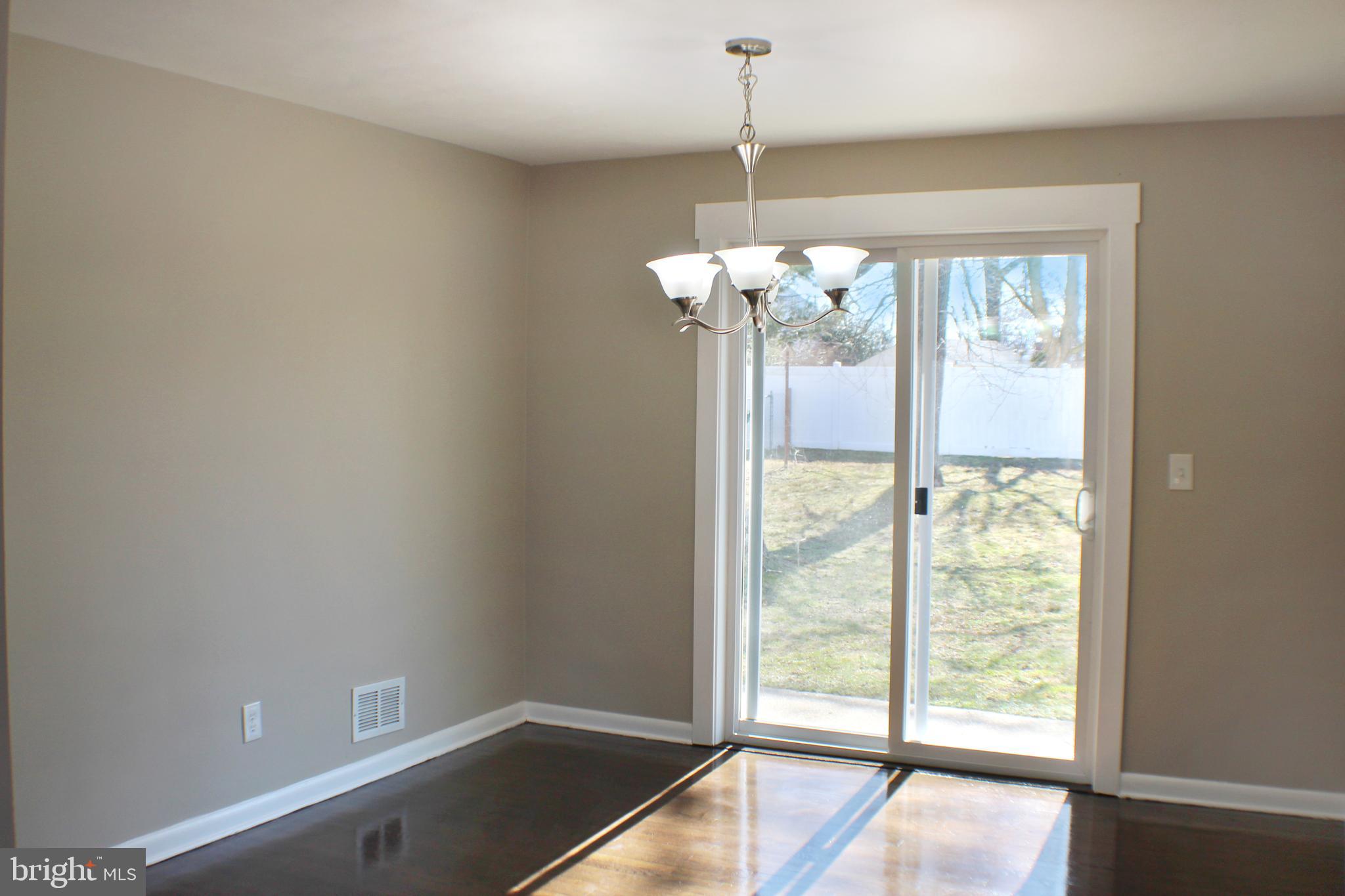 27 Cranbrook Road Hamilton, NJ 08690 - Photo 4 of 17