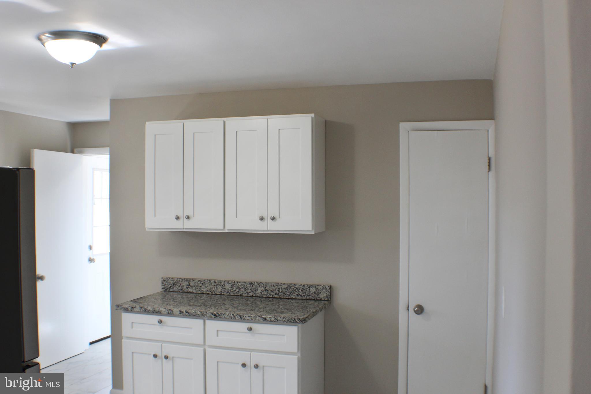 27 Cranbrook Road Hamilton, NJ 08690 - Photo 5 of 17