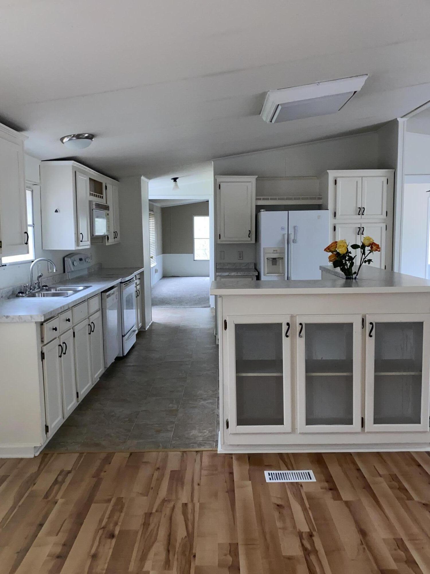 259 Opal Lane Neeses, SC 29107 - Photo 2 of 16 IMG_0932