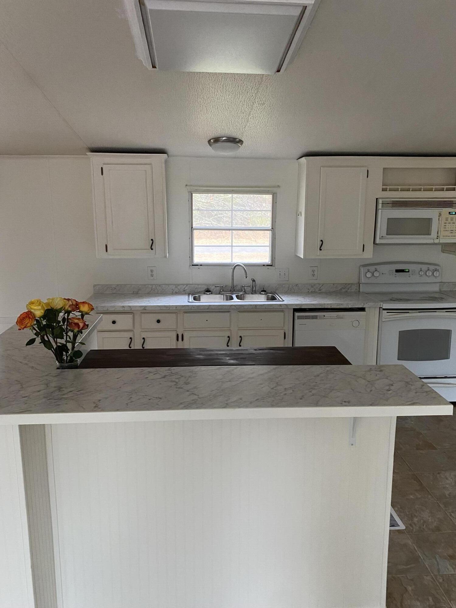 259 Opal Lane Neeses, SC 29107 - Photo 5 of 16 IMG_3222 (1)